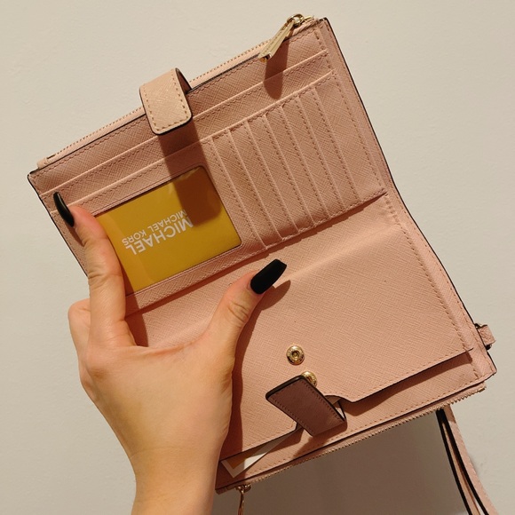 Michael Kors Wallet - Picture 3 of 5